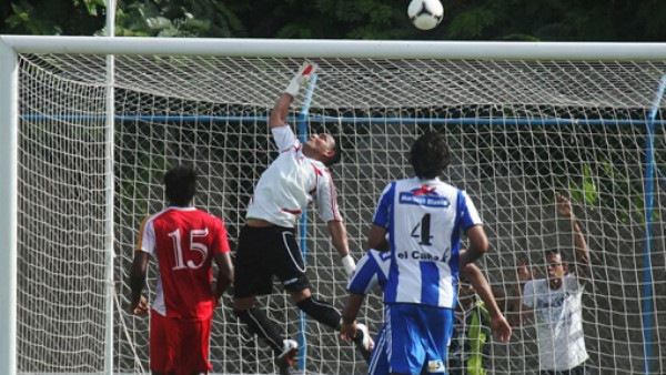 Victoria y Choloma no se hacen nada en Olanchito