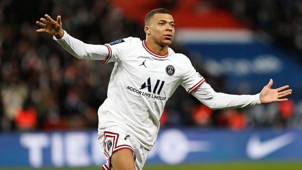Kylian Mbappé ya es el segundo máximo goleador en la historia del PSG.