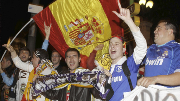 Aficionados festejan en Madrid el título 32