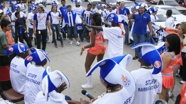 Únete a la caravana de DIEZ para apoyar a Honduras