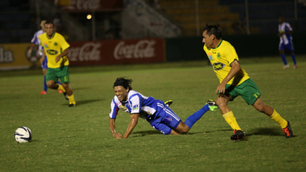 Victoria y Parrillas se reparten puntos