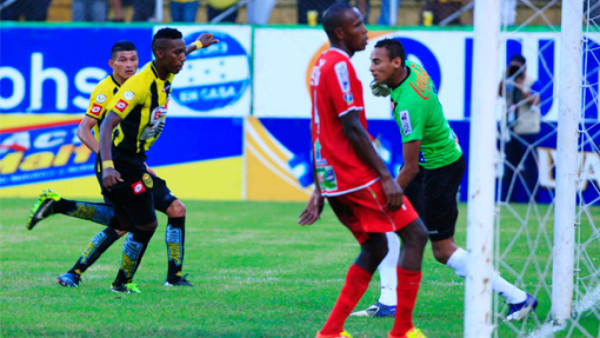 Real España pega primero y acaricia la copa