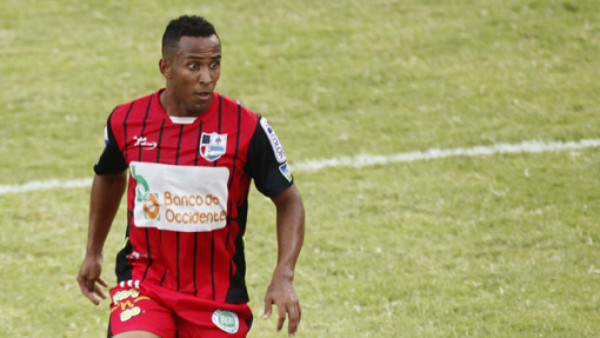 Tres partidos de suspensión para Romario Pinto