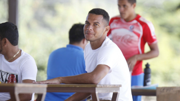 Walter Hernández, fuera del Olimpia