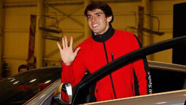 Jugadores del Real Madrid exhiben sus autos