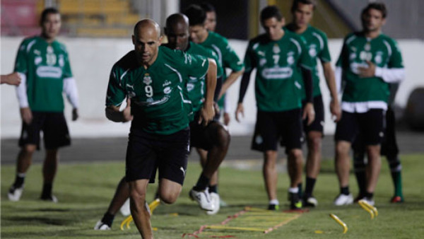 Santos de México entrenó en el Nacional