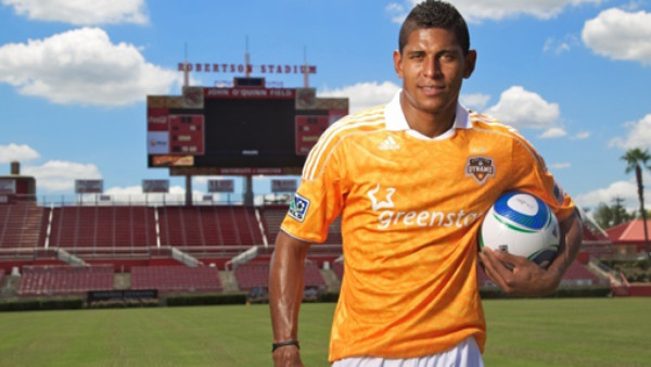 Houston no tiene interés por Carlo Costly