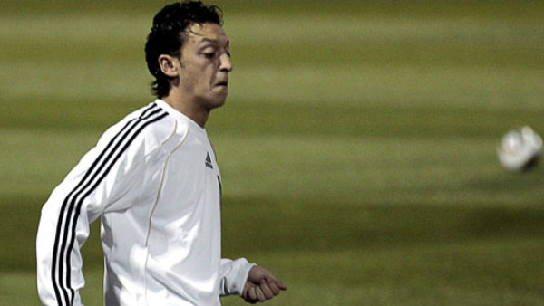 Arsenal, ofrece 24 millones por Özil