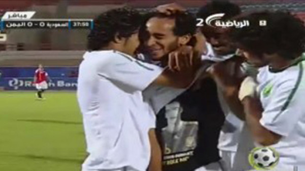 VIDEO: Futbolista anota... ¡y dedica su gol a Busquets!