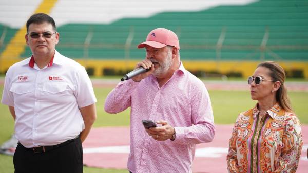 Roberto Contreras junto a Carlo Girón hablaron del impacto millonario que dejará la llegada de Messi a San Pedro Sula. (FOTO: Mauricio Ayala)