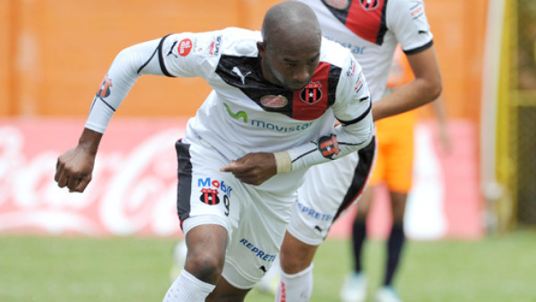 Jerry Palacios eliminado en Costa Rica con Alajuela