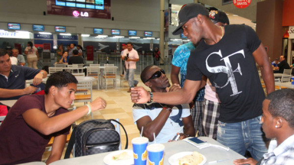 Los legionarios ya abandonan el país