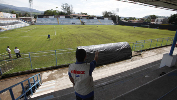 Real España jugará en cancha fangosa