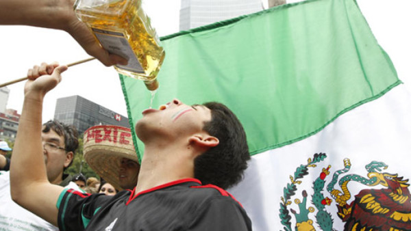 Afición mexicana inunda las calles para festejar el oro en Londres