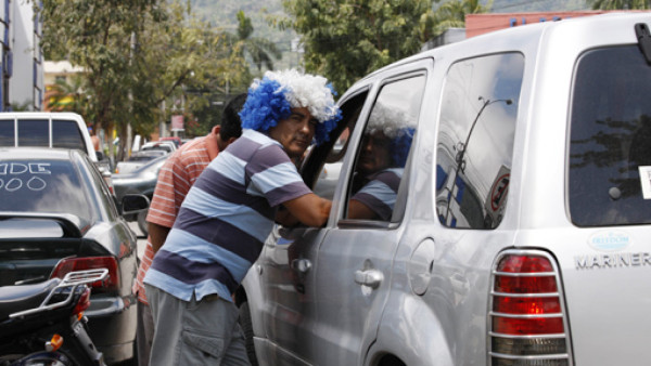 El mercado negro hace 'su diciembre” con boletos del Honduras-México