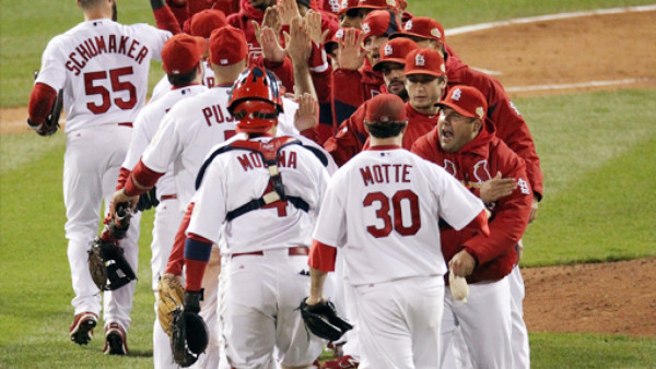 Cardenales pegan primero contra Ranger en primer juego de Serie Mundial