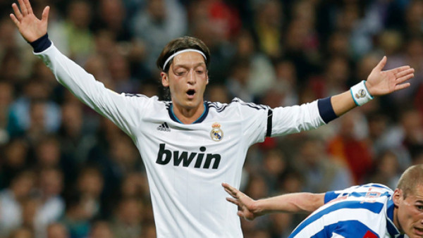 Mesut Özil se defiende de las críticas