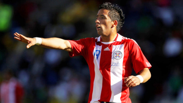 Lucas Barrios, baja de Paraguay ante Colombia