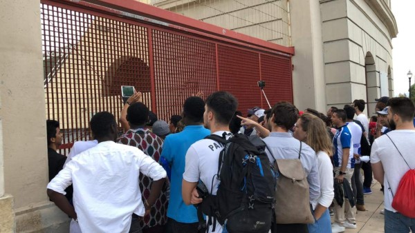 Hondureños en Barcelona: De la ilusión a la frustración por ver a la selección de Honduras