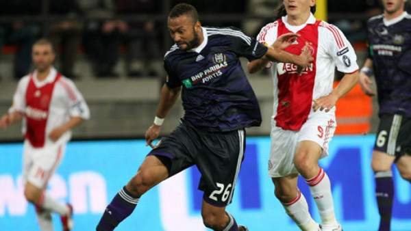 Muma, titular en triunfo del Anderlecht