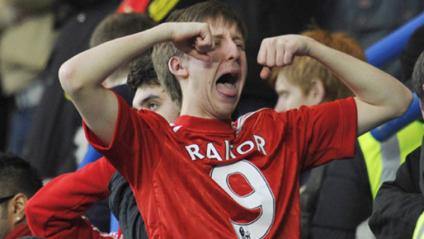 Liverpool amarga el estreno del 'Niño' Torres