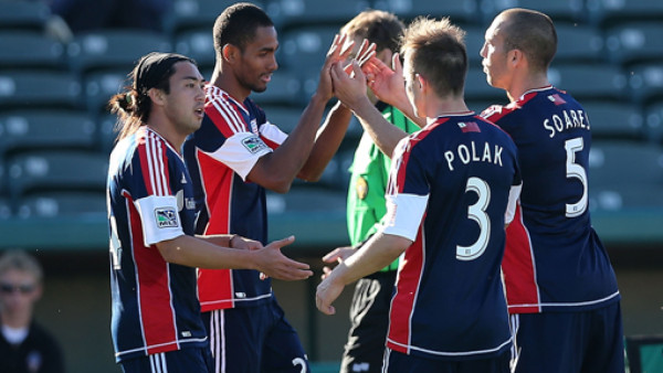 Bengtson vuelve a anotar con Revolution