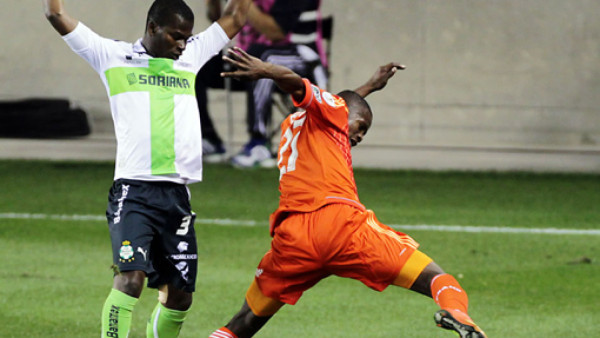 Panameño Baloy casi deja sin Selección a Boniek García