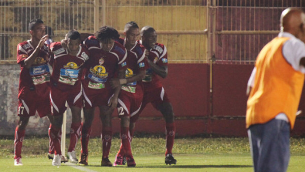 Real Sociedad golea al Victoria y está casi en la final
