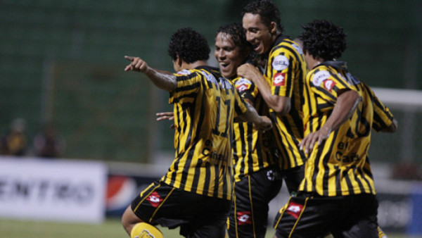 Pavón agranda el invicto del Real España