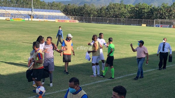 No se vio en TV: El 'chofer' de Olimpia, la nueva kinesióloga de UPNFM y Arboleda estalló por racismo