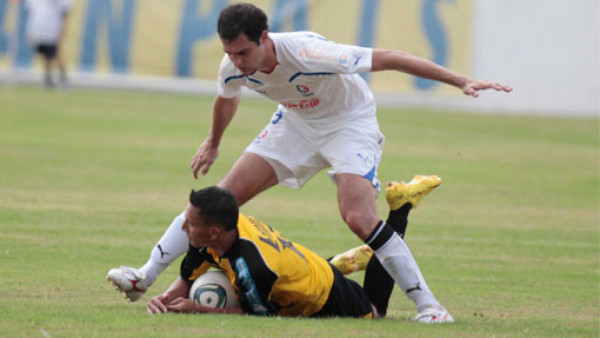 Olimpia derrota al descendido Hispano