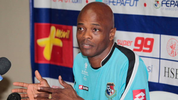 Dely Valdés preocupado por 'situaciones” que puedan darse ante México