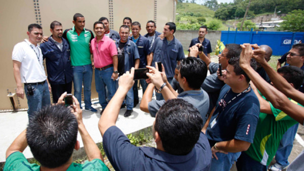 Marathón compartió un día con la afición