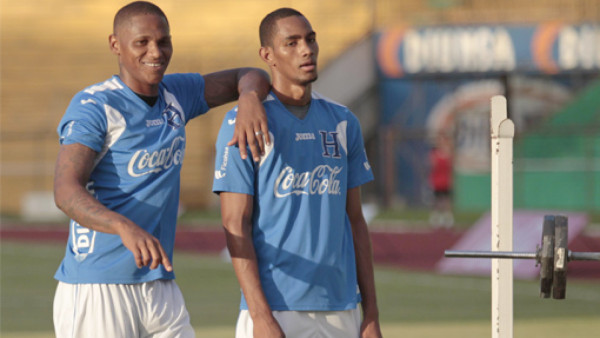 ¿Cuál debe ser la dupla de Honduras en ataque hoy ante El Salvador?