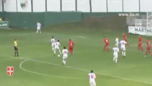 VIDEO: Genial estrategia que terminó en un golazo
