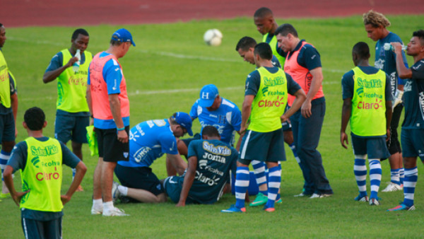 El susto de Jerry Bengtson en el entrenamiento de Honduras
