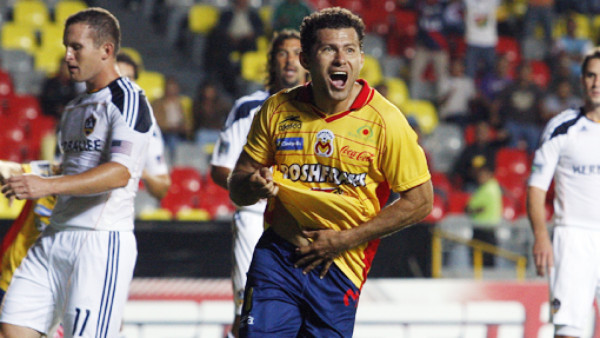 Morelia gana y le mete presión a Motagua