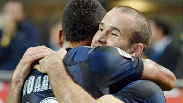 Inter de Milán vuelve a sonreir al vencer a Hellas