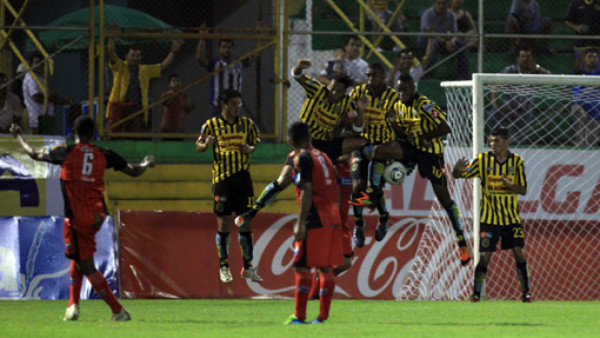 Real España arrancó con pie derecho