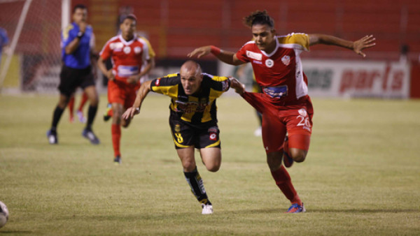 El Real España trituró al Choloma