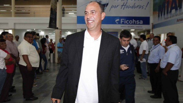 Técnico de Canadá: 'El Olímpico es muy ruidoso, lo será el martes'