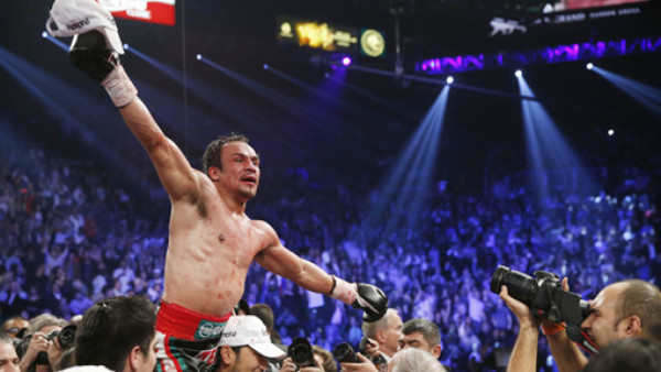 El mexicano Márquez espera permiso de su esposa para seguir boxeando