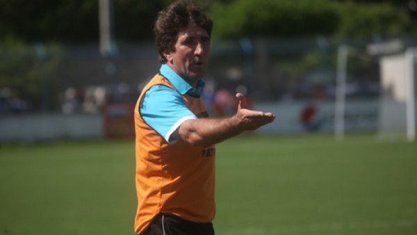 Héctor Vargas amenaza con renunciar en Victoria