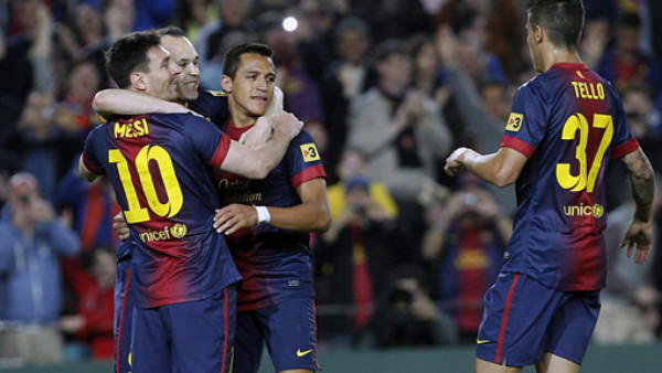 Lio Messi acerca al Barcelona al título