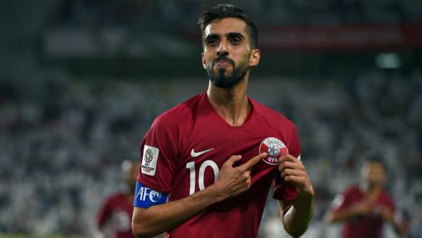 <b>Hassan Al-Haydos es una de las figuras de la selección qatarí.</b>