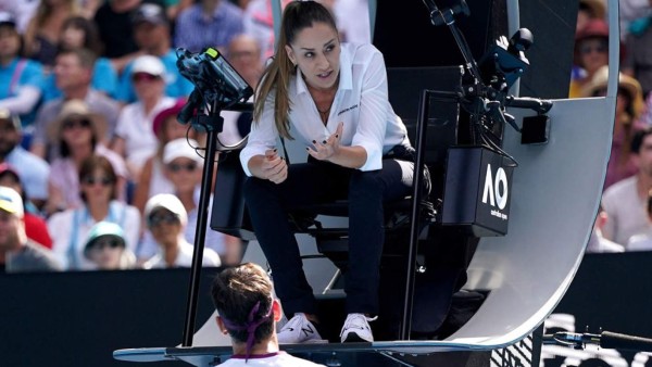 Marijana Veljovic, la jueza que discutió con el tenista Roger Federer y se hizo viral