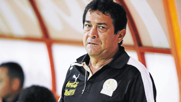 Juan Carlos Espinoza logra su triunfo 50