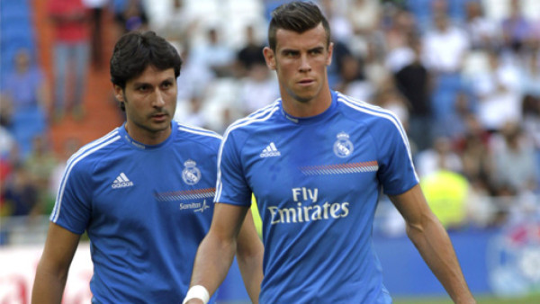 Bale se lesiona calentando y retrasa su debut en el Bernabéu