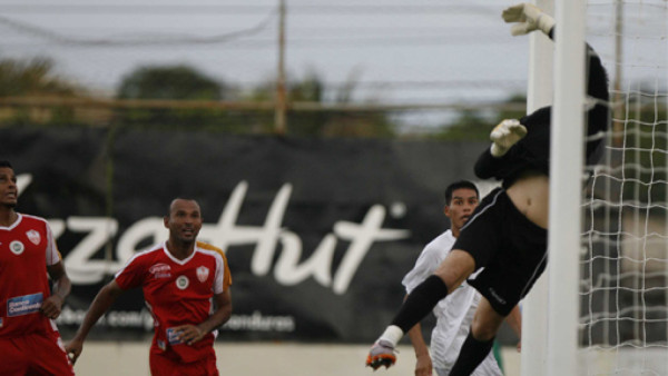 Platense se dejó empatar en dos minutos ante el Choloma