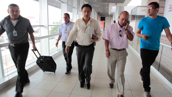 Hawit y Suárez viajan a Miami sin propuesta de calendario